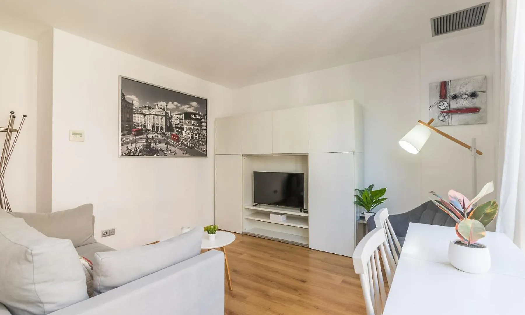 My Space Barcelona Modern Sagrada Familia Apartment Spain