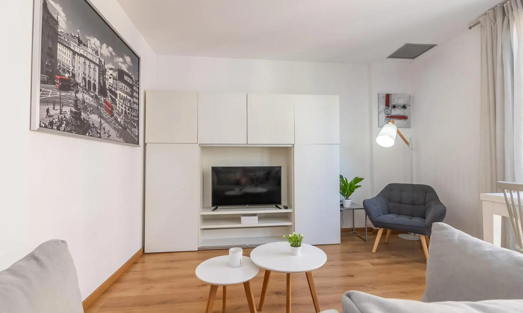My Space Barcelona Modern Sagrada Familia Apartment Spain